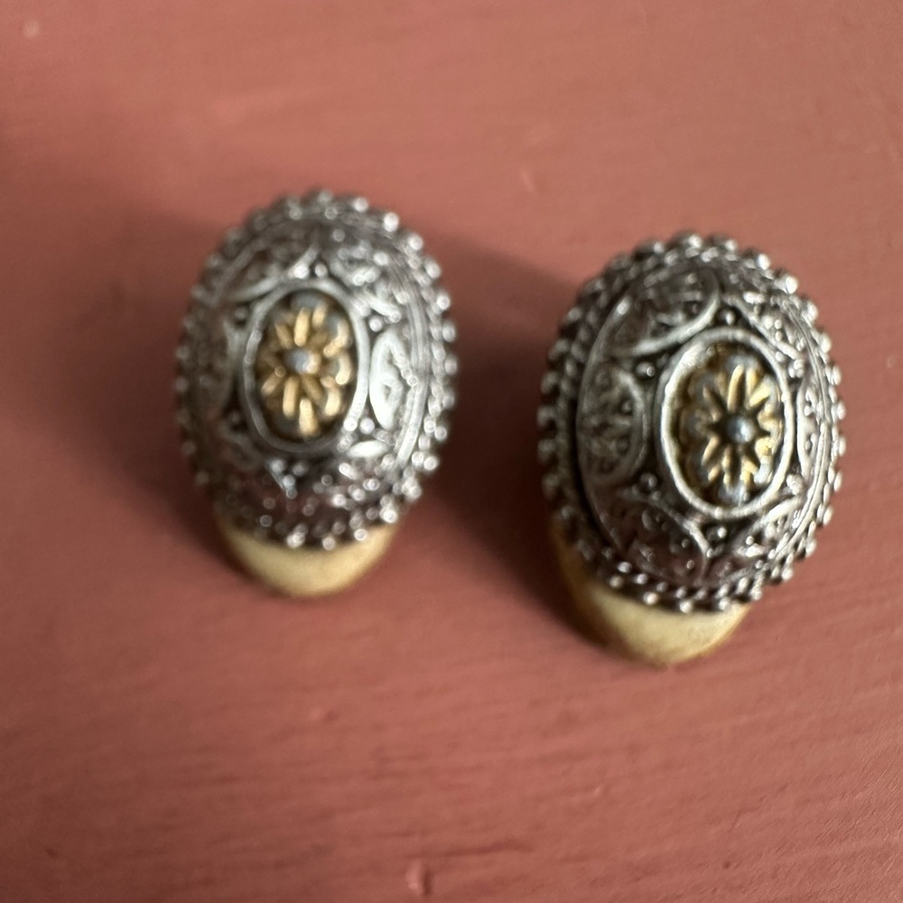 Vintage Silvertone Clip-On Earrings with Crystal Accents - Picture 3 of 9